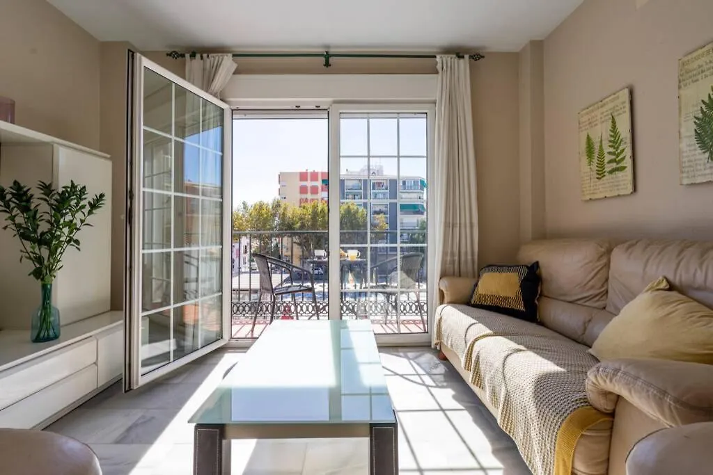Luminosa Y Soleada Casa En El Centro De Torre Del Mar Apartment