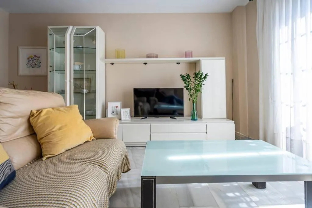 Luminosa Y Soleada Casa En El Centro De Torre Del Mar Apartment 0*,  Spain