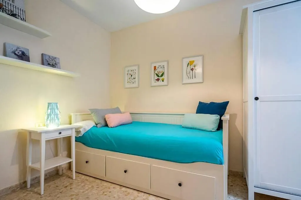 Luminosa Y Soleada Casa En El Centro De Torre Del Mar Apartment 0*,  Spain
