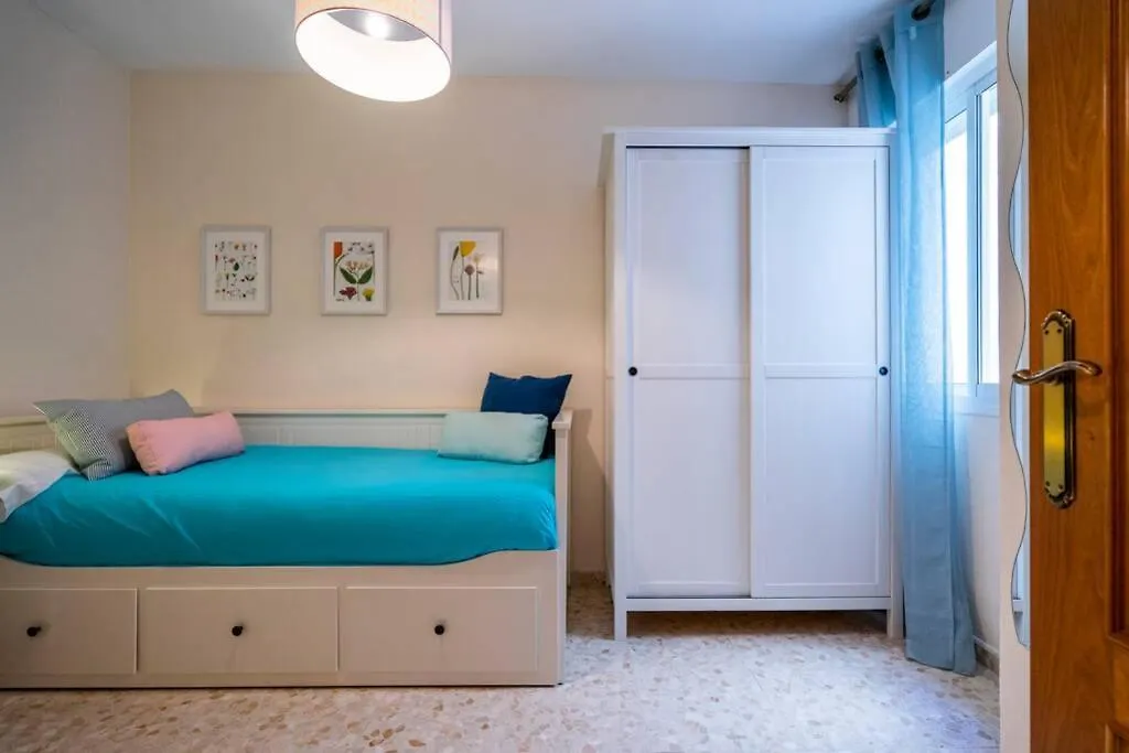 Luminosa Y Soleada Casa En El Centro De Torre Del Mar Apartment
